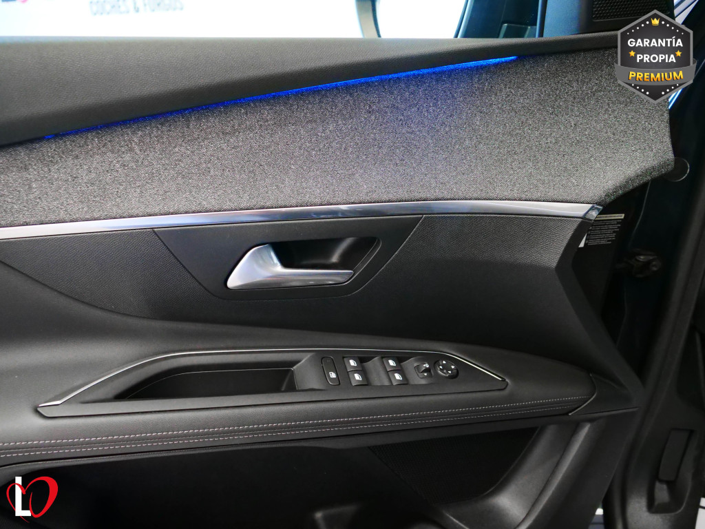 PEUGEOT 3008 BlueHDI S&S EAT8 ALLURE 130 de segunda mano