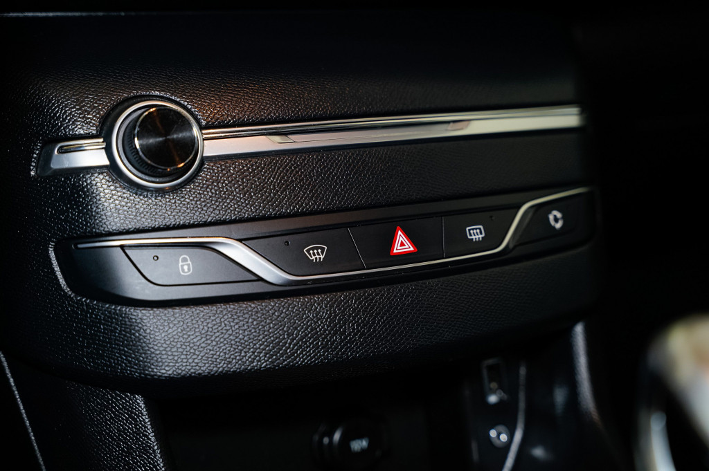 PEUGEOT 308 1.6 BLUEHDI ACTIVE 120 de segunda mano