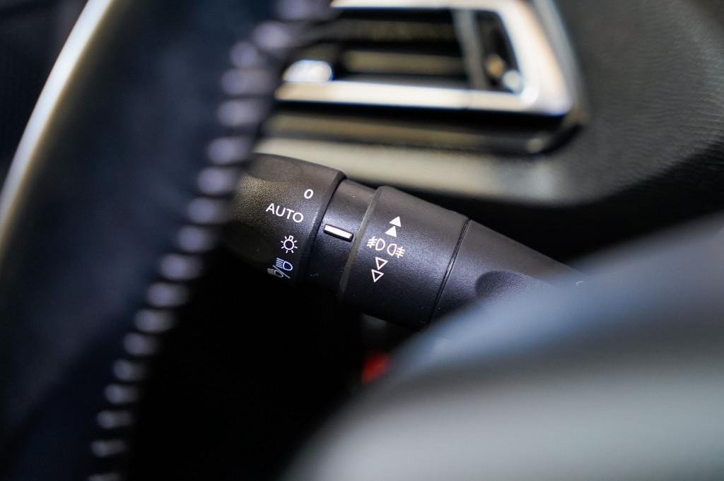 PEUGEOT 308 1.6 BLUEHDI ACTIVE 120 de segunda mano