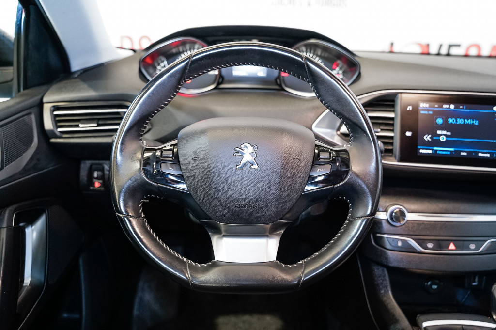 PEUGEOT 308 1.6 BlueHDI S&S ACTIVE 100 de segunda mano