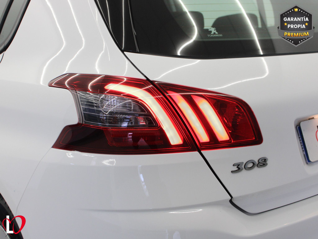 PEUGEOT 308 ACTIVE PACK BlueHDi 100 S&S 6 VEL de segunda mano