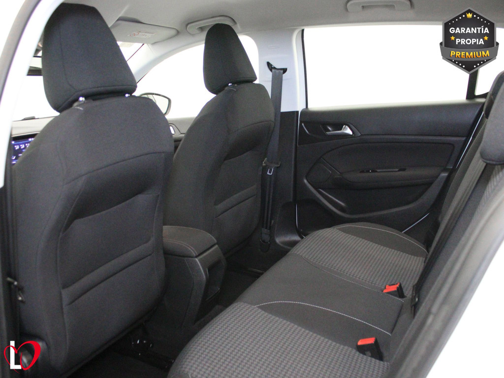 PEUGEOT 308 ACTIVE PACK BlueHDi 100 S&S 6 VEL de segunda mano