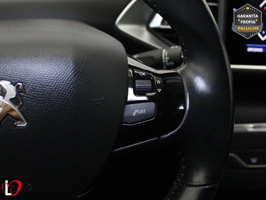 PEUGEOT 308 ACTIVE PACK BlueHDi 100 S&S 6 VEL de segunda mano