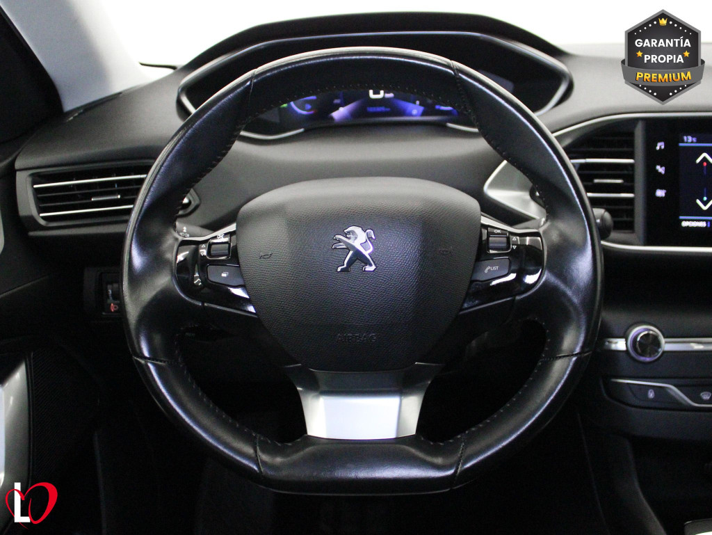 PEUGEOT 308 ACTIVE PACK BlueHDi 100 S&S 6 VEL de segunda mano