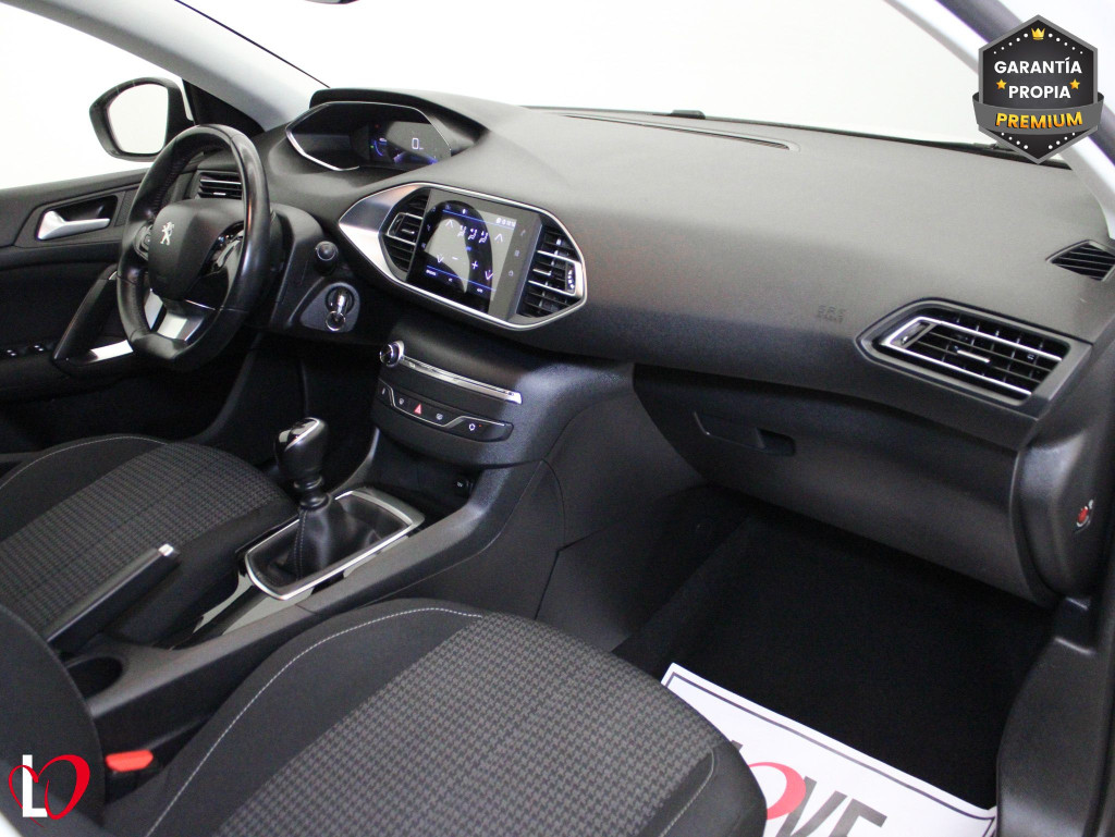 PEUGEOT 308 ACTIVE PACK BlueHDi 100 S&S 6 VEL de segunda mano