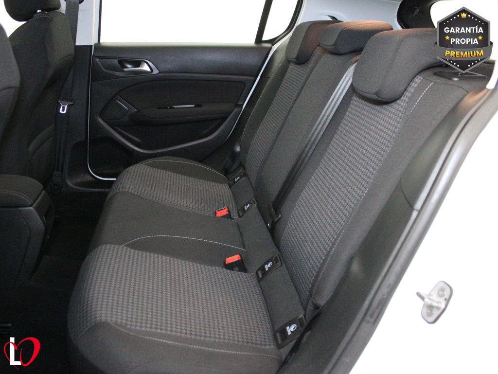 PEUGEOT 308 ACTIVE PACK BlueHDi 100 S&S 6 VEL de segunda mano