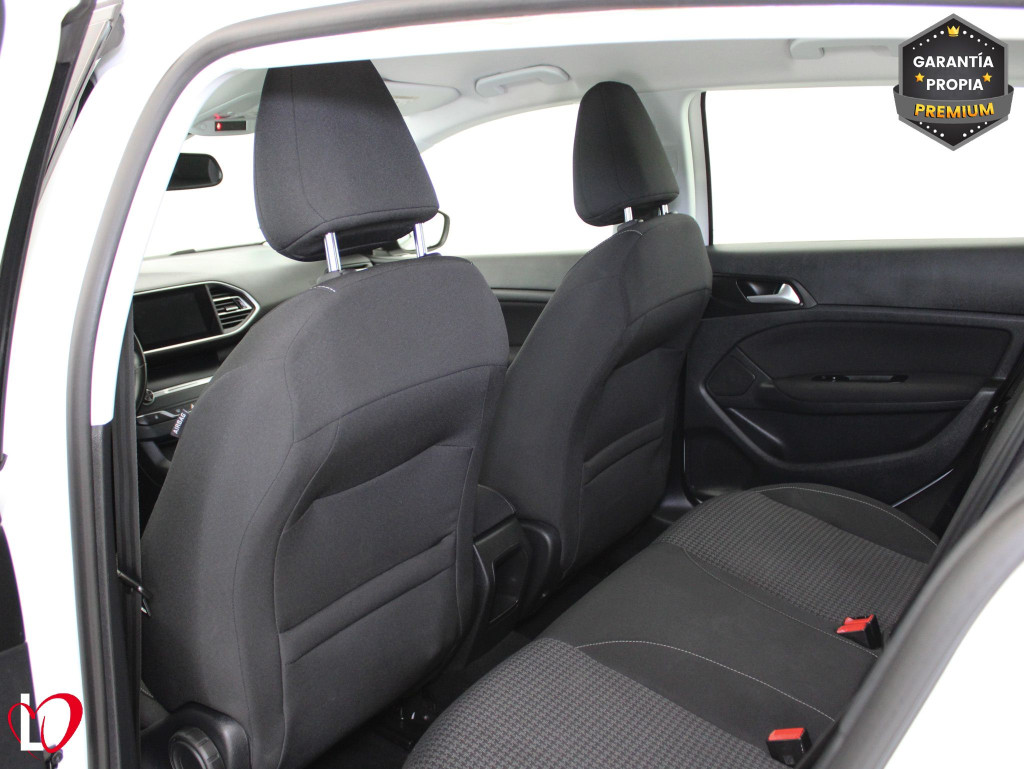 PEUGEOT 308 ACTIVE PACK BlueHDi 130 S&S 6vel MAN de segunda mano