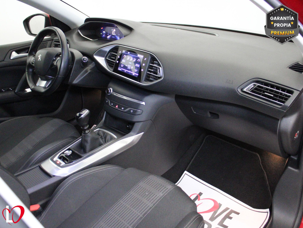 PEUGEOT 308 ALLURE PACK BlueHDi 130 S&S 6 VEL de segunda mano