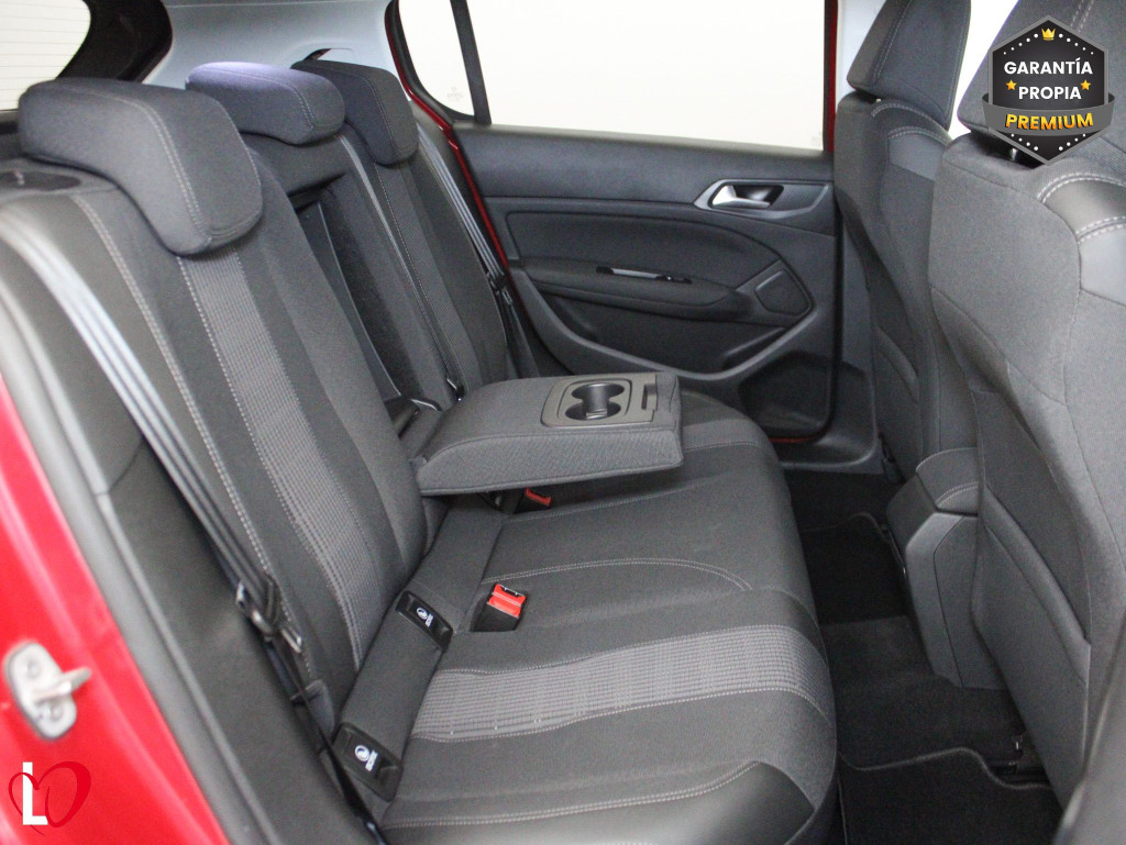 PEUGEOT 308 ALLURE PACK BlueHDi 130 S&S 6 VEL de segunda mano