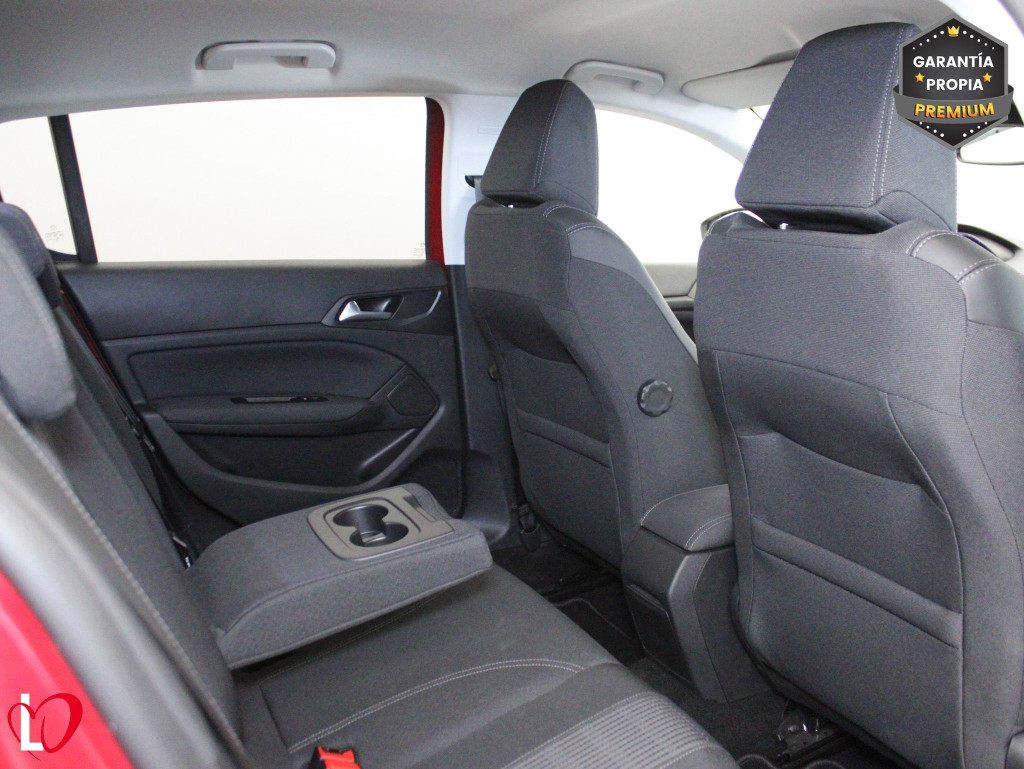 PEUGEOT 308 ALLURE PACK BlueHDi 130 S&S 6 VEL de segunda mano