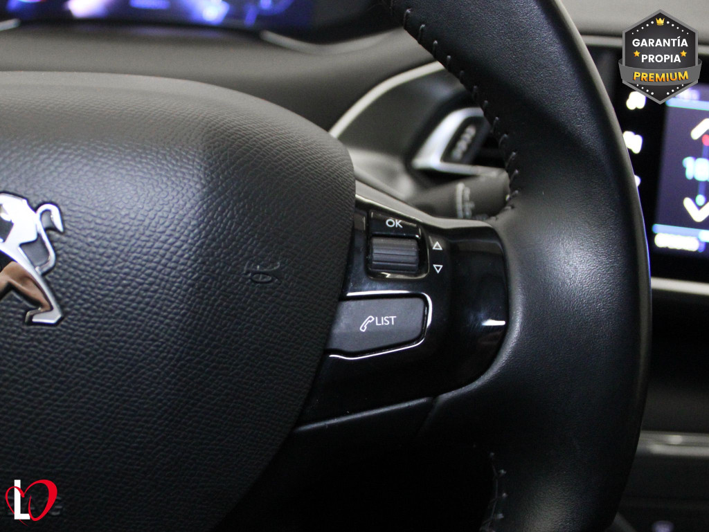 PEUGEOT 308 ALLURE PACK BlueHDi 130 S&S 6 VEL de segunda mano