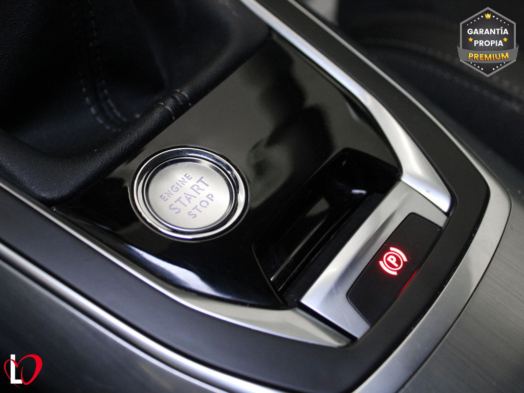 PEUGEOT 308 ALLURE PACK BlueHDi 130 S&S 6 VEL de segunda mano