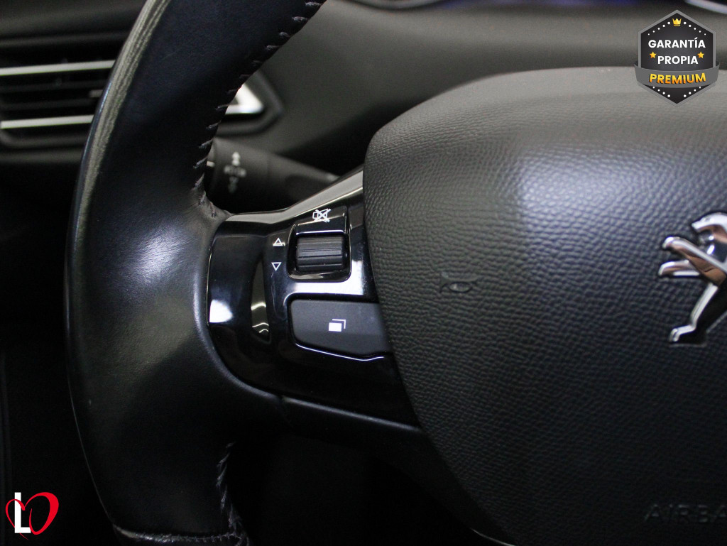 PEUGEOT 308 ALLURE PACK BlueHDi 130 S&S 6 VEL de segunda mano