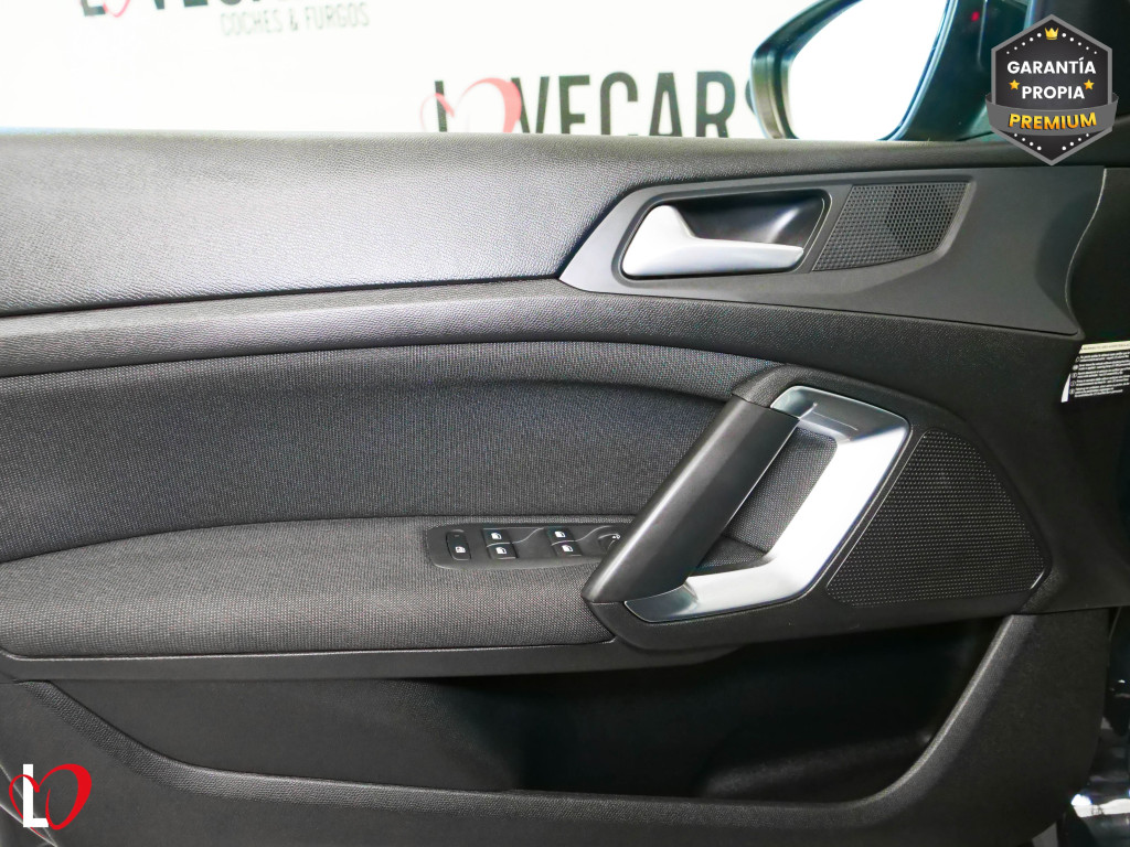 PEUGEOT 308 BlueHDI S&S ALLURE 6 VEL 130 de segunda mano