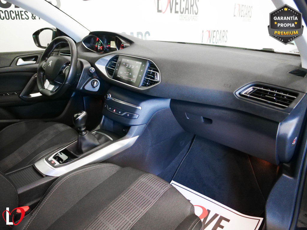 PEUGEOT 308 BlueHDI S&S ALLURE 6 VEL 130 de segunda mano