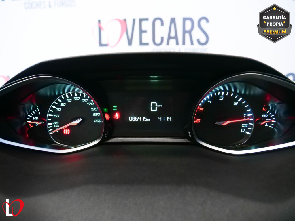 PEUGEOT 308 BlueHDI S&S ALLURE 6 VEL 130 de segunda mano