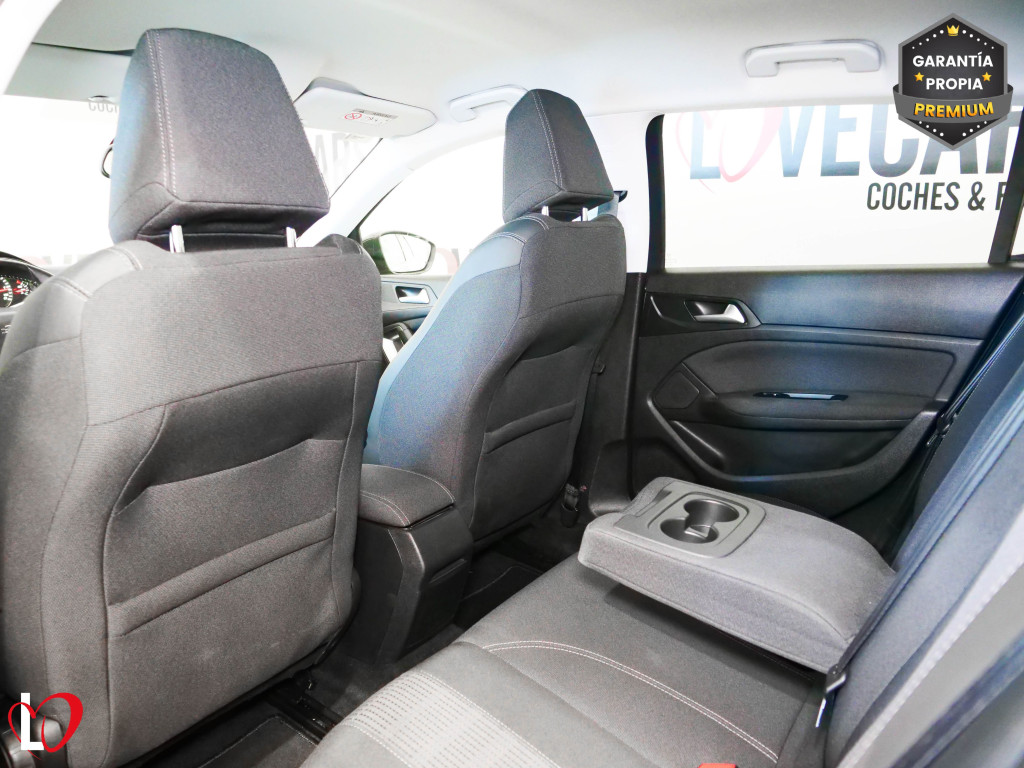 PEUGEOT 308 BlueHDI S&S ALLURE 6 VEL 130 de segunda mano