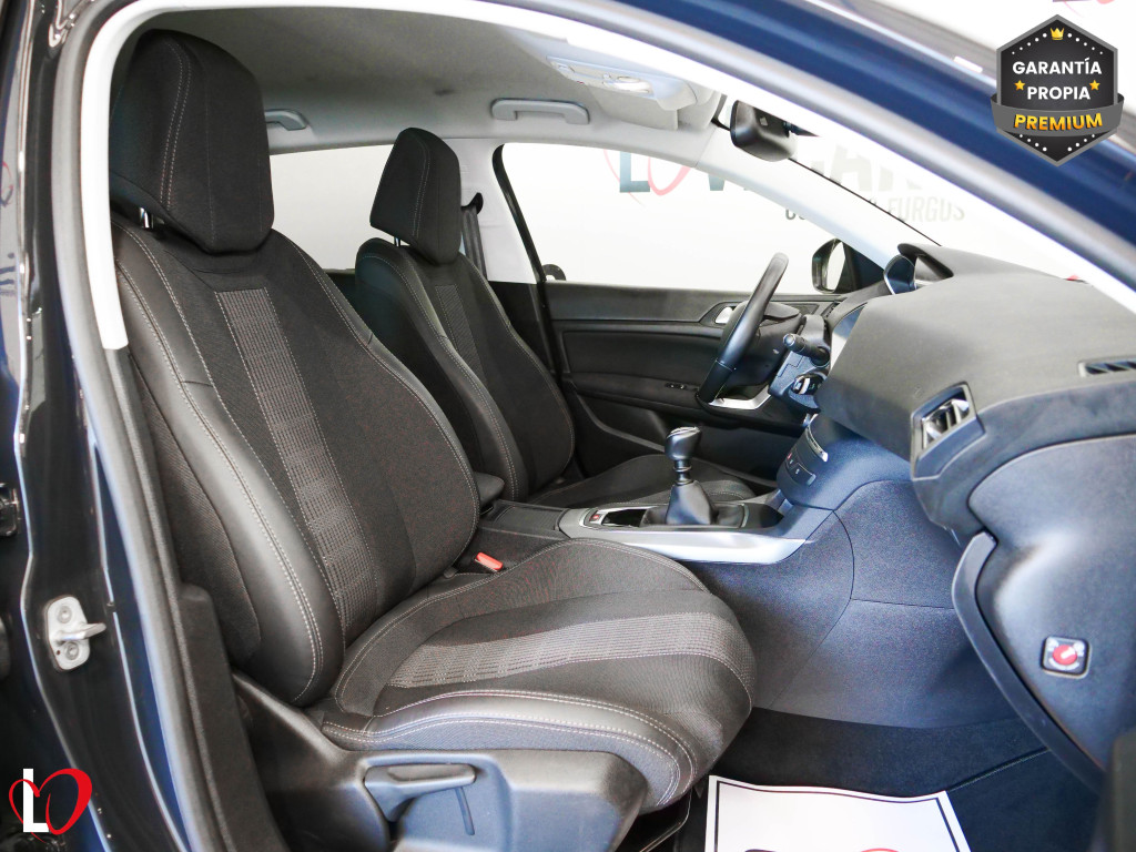 PEUGEOT 308 BlueHDI S&S ALLURE 6 VEL 130 de segunda mano