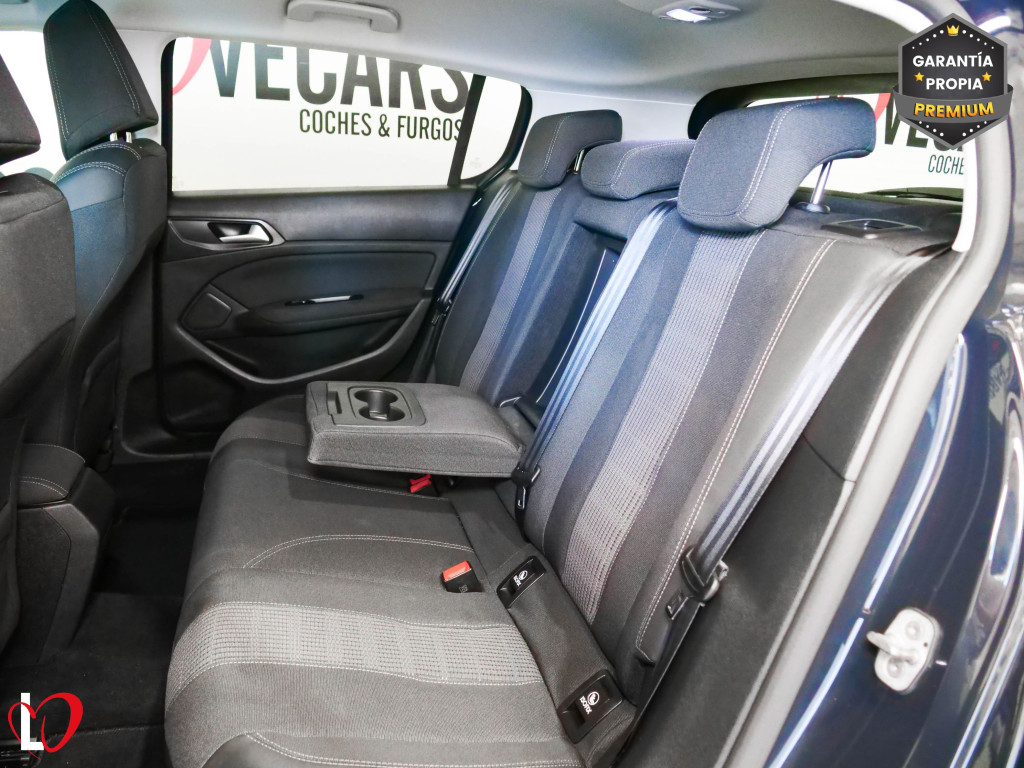 PEUGEOT 308 BlueHDI S&S ALLURE 6 VEL 130 de segunda mano