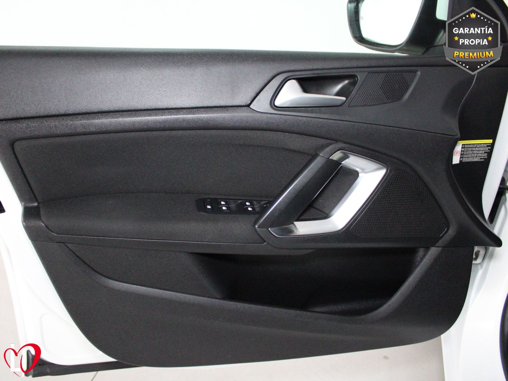 PEUGEOT 308 BlueHDI S&S EAT8 ACTIVE PACK 130 de segunda mano