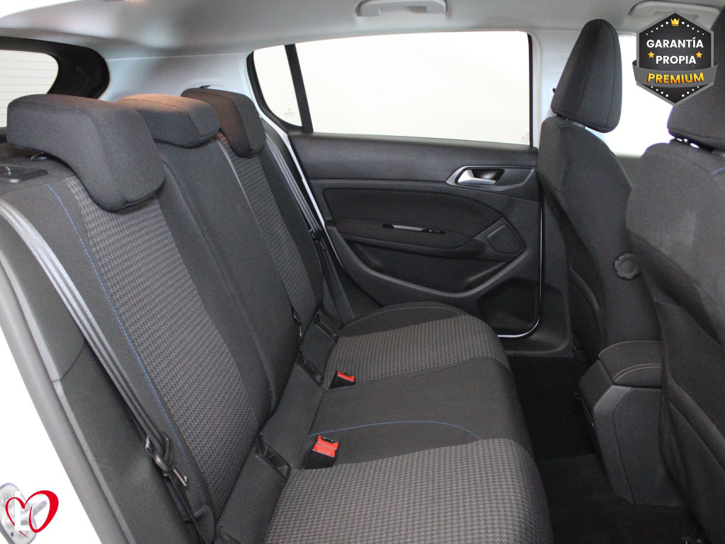 PEUGEOT 308 BlueHDI STYLE EAT8 S&S 130 de segunda mano PEUGEOT 308 BlueHDI STYLE EAT8 S&S 130 de segunda mano