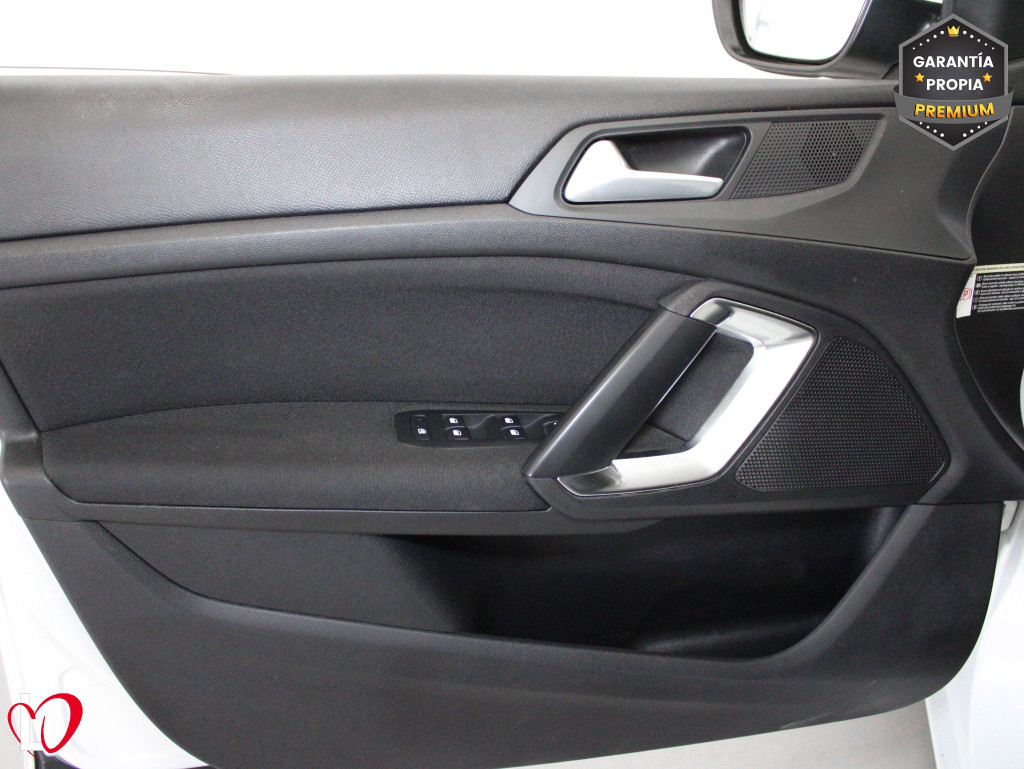 PEUGEOT 308 BlueHDI STYLE EAT8 S&S 130 de segunda mano PEUGEOT 308 BlueHDI STYLE EAT8 S&S 130 de segunda mano