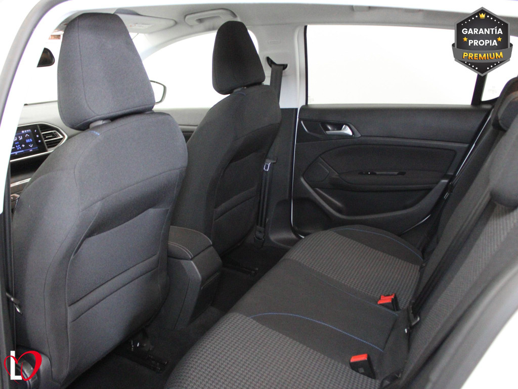 PEUGEOT 308 BlueHDI STYLE EAT8 S&S 130 de segunda mano PEUGEOT 308 BlueHDI STYLE EAT8 S&S 130 de segunda mano