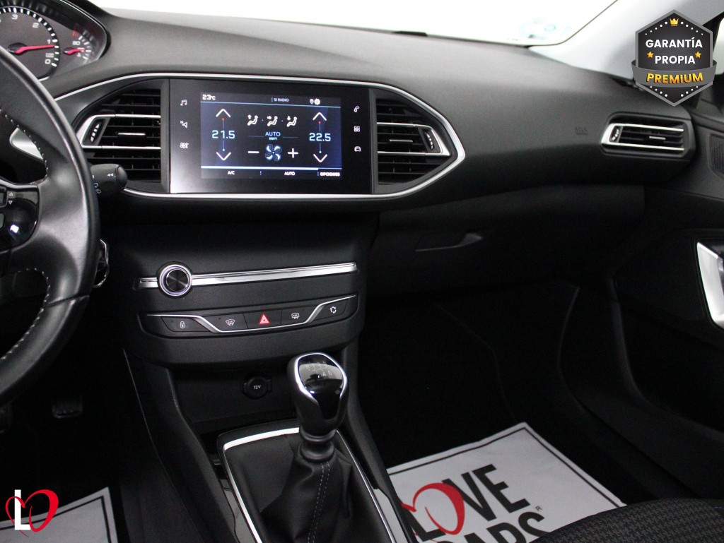 PEUGEOT 308 SW BlueHDI S&S STYLE 6 VEL 100 de segunda mano