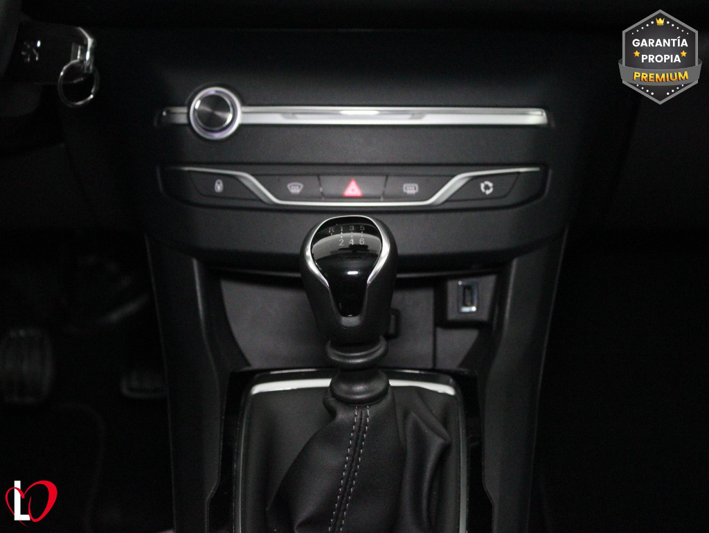 PEUGEOT 308 SW BlueHDI S&S STYLE 6 VEL 100 de segunda mano
