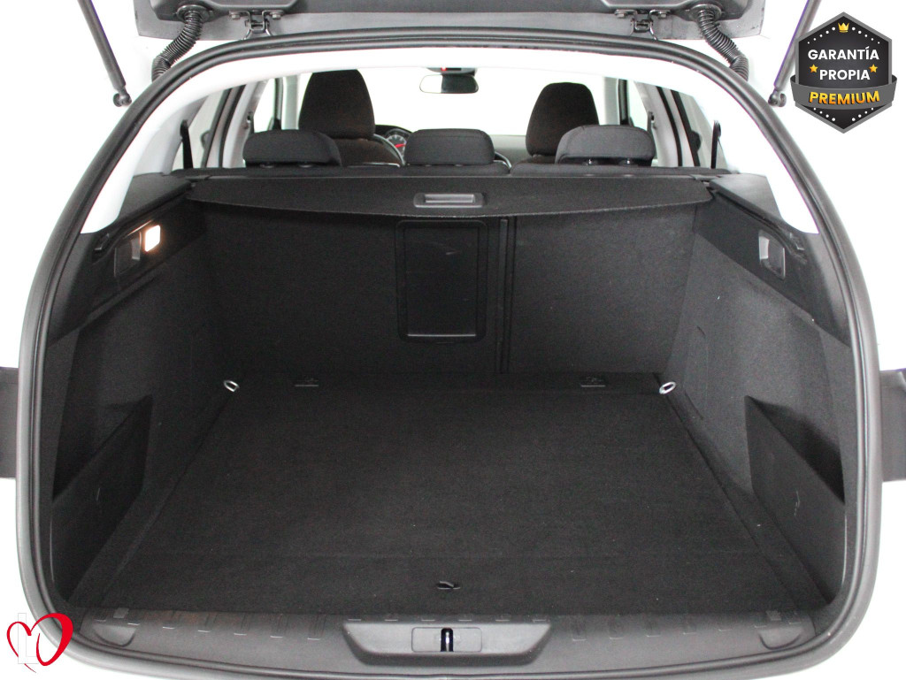 PEUGEOT 308 SW BlueHDI S&S STYLE 6 VEL 100 de segunda mano