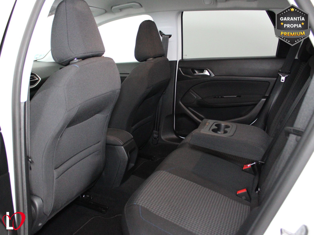 PEUGEOT 308 SW BlueHDI S&S STYLE 6 VEL 100 de segunda mano