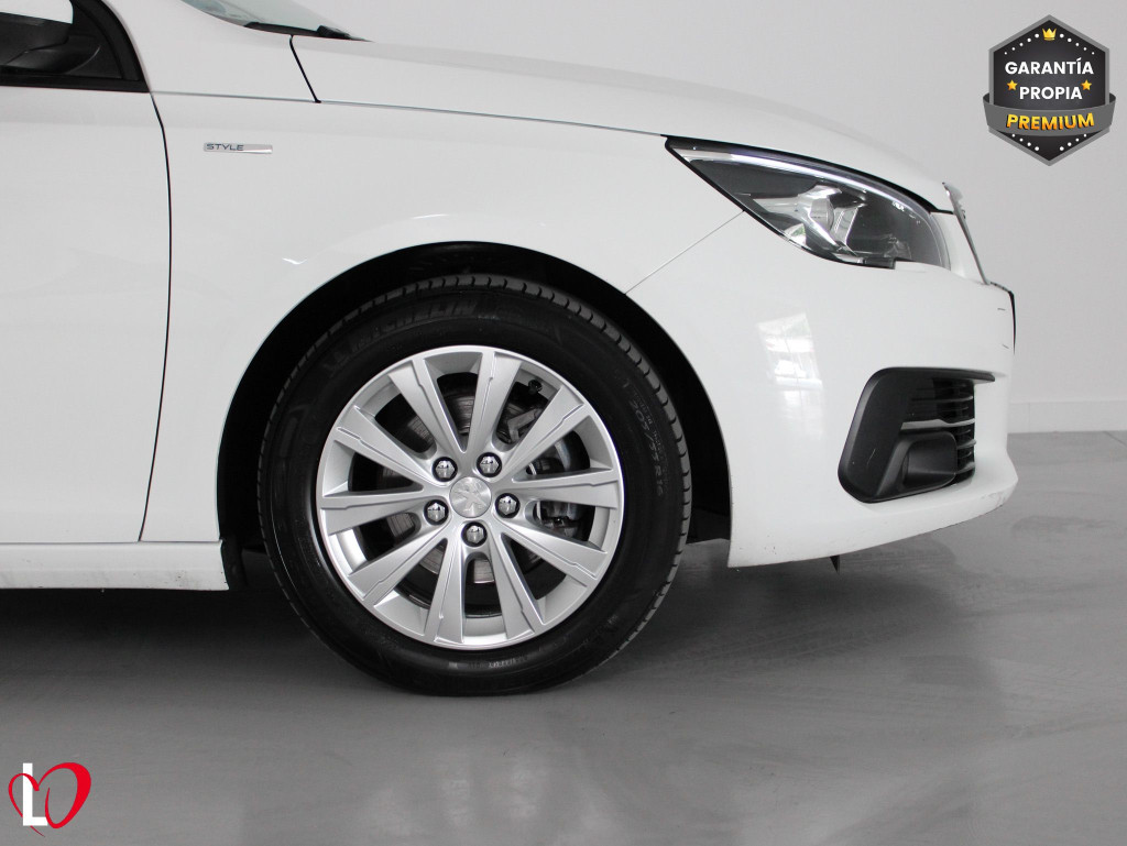PEUGEOT 308 SW BlueHDI S&S STYLE 6 VEL 100 de segunda mano