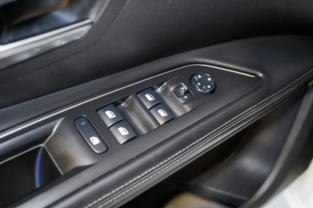 PEUGEOT 5008 BLUEHDI ALLURE 7 PLAZAS 130 de segunda mano
