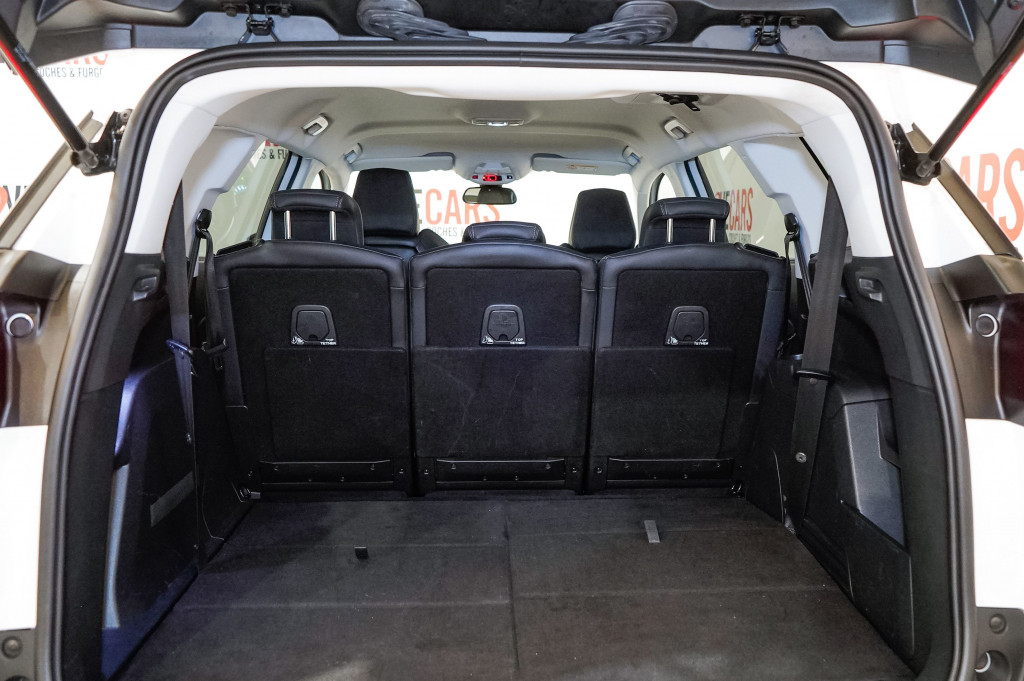 PEUGEOT 5008 BLUEHDI ALLURE 7 PLAZAS 130 de segunda mano