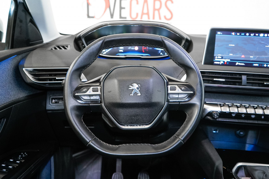 PEUGEOT 5008 BLUEHDI ALLURE 7 PLAZAS 130 de segunda mano