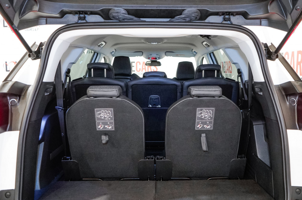 PEUGEOT 5008 BLUEHDI ALLURE 7 PLAZAS 130 de segunda mano