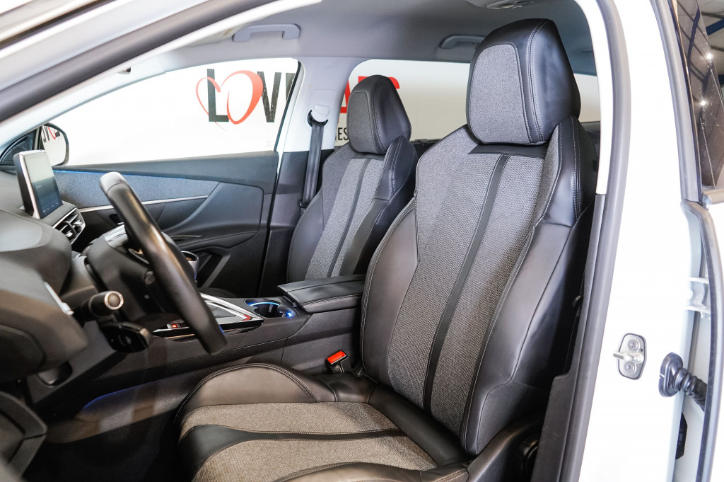 PEUGEOT 5008 BLUEHDI ALLURE 7 PLAZAS 130 de segunda mano