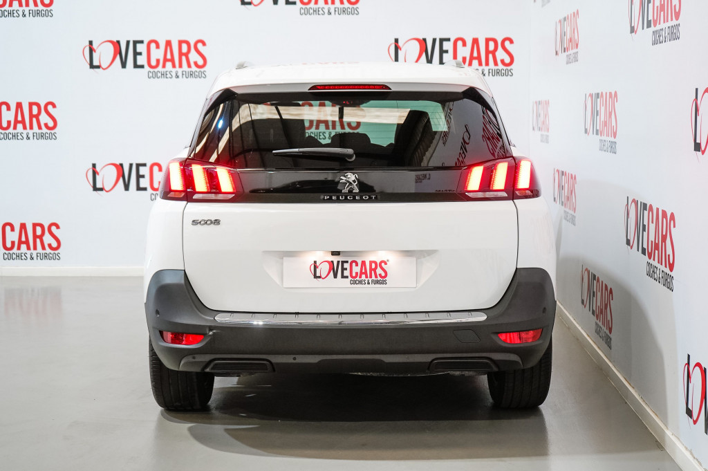 PEUGEOT 5008 BLUEHDI ALLURE 7 PLAZAS 130 de segunda mano
