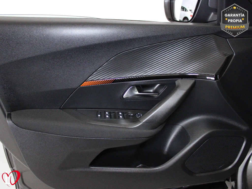 PEUGEOT N2008 ACTIVE PACK BlueHDi 110 S&S 6 Vel. MAN. de segunda mano