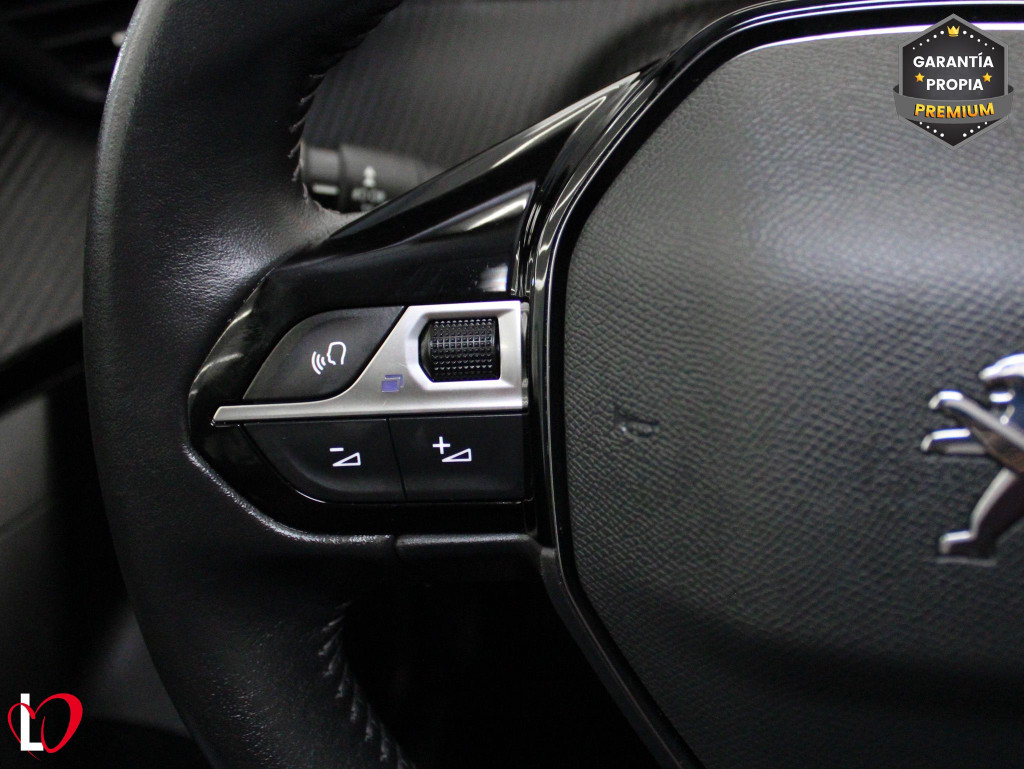 PEUGEOT N2008 ACTIVE PACK BlueHDi 110 S&S 6 Vel. MAN. de segunda mano