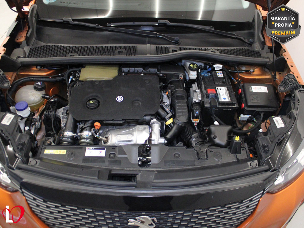 PEUGEOT N2008 ALLURE BlueHDi 110 S&S 6 VEL de segunda mano