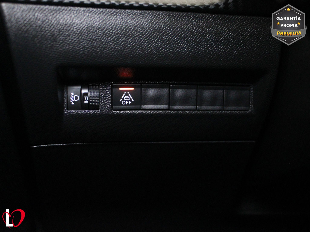 PEUGEOT N2008 ALLURE BlueHDi 110 S&S 6 VEL de segunda mano