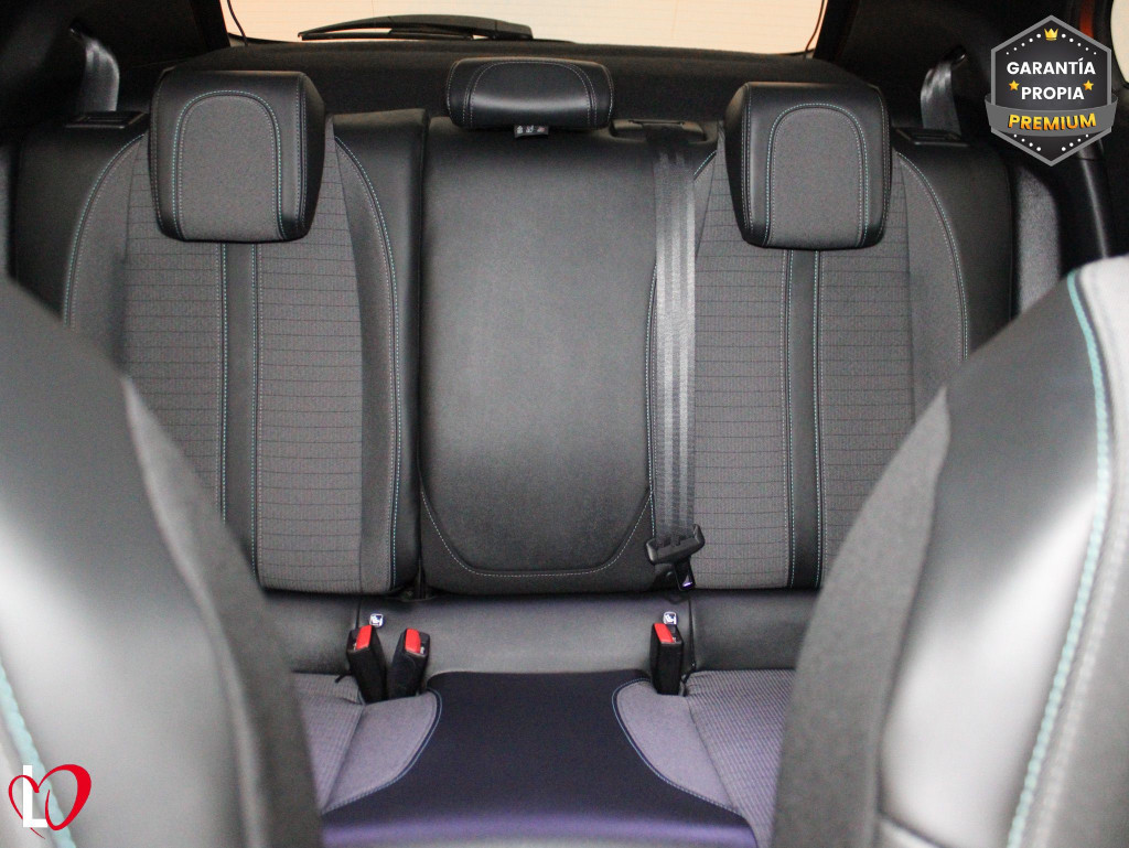 PEUGEOT N2008 ALLURE BlueHDi 110 S&S 6 VEL de segunda mano