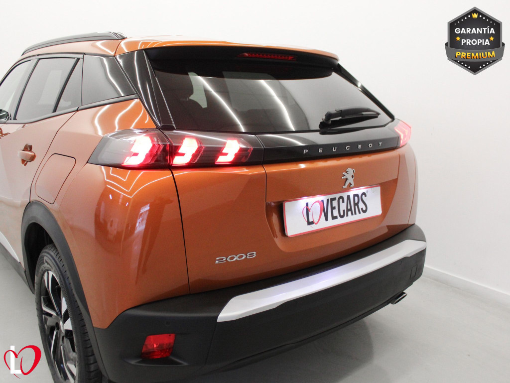 PEUGEOT N2008 ALLURE BlueHDi 110 S&S 6 VEL de segunda mano