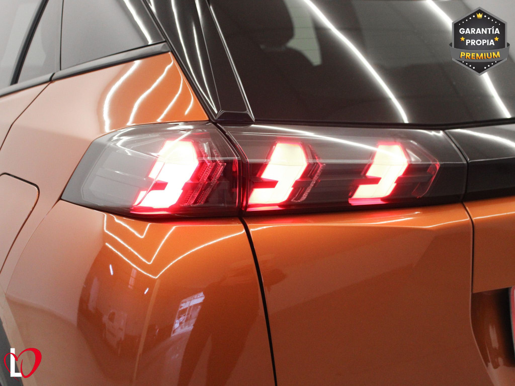 PEUGEOT N2008 ALLURE BlueHDi 110 S&S 6 VEL de segunda mano