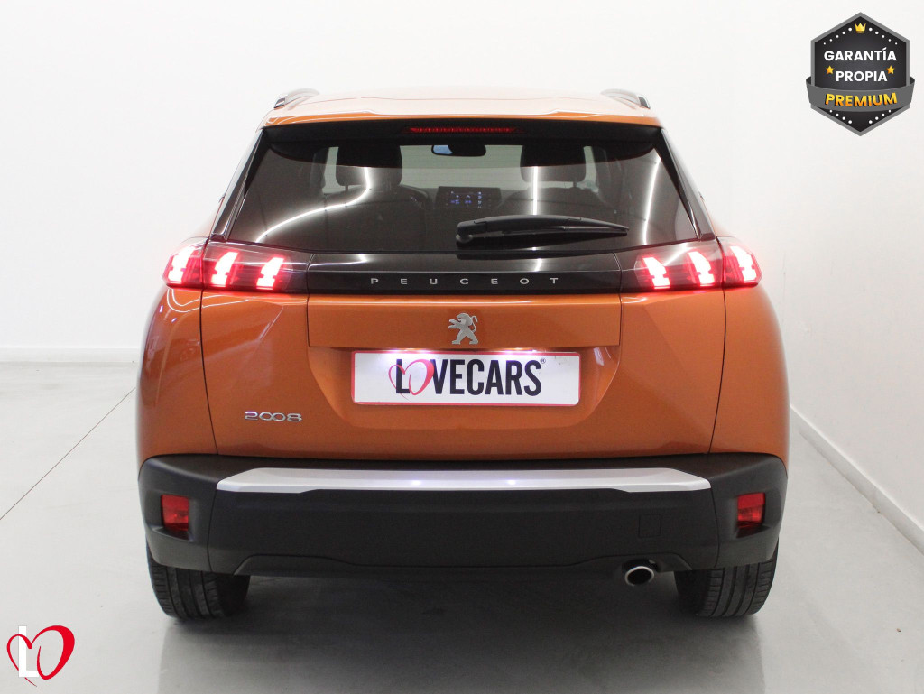 PEUGEOT N2008 ALLURE BlueHDi 110 S&S 6 VEL de segunda mano