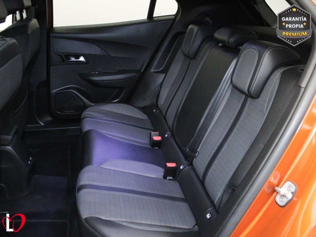 PEUGEOT N2008 ALLURE BlueHDi 110 S&S 6 VEL de segunda mano