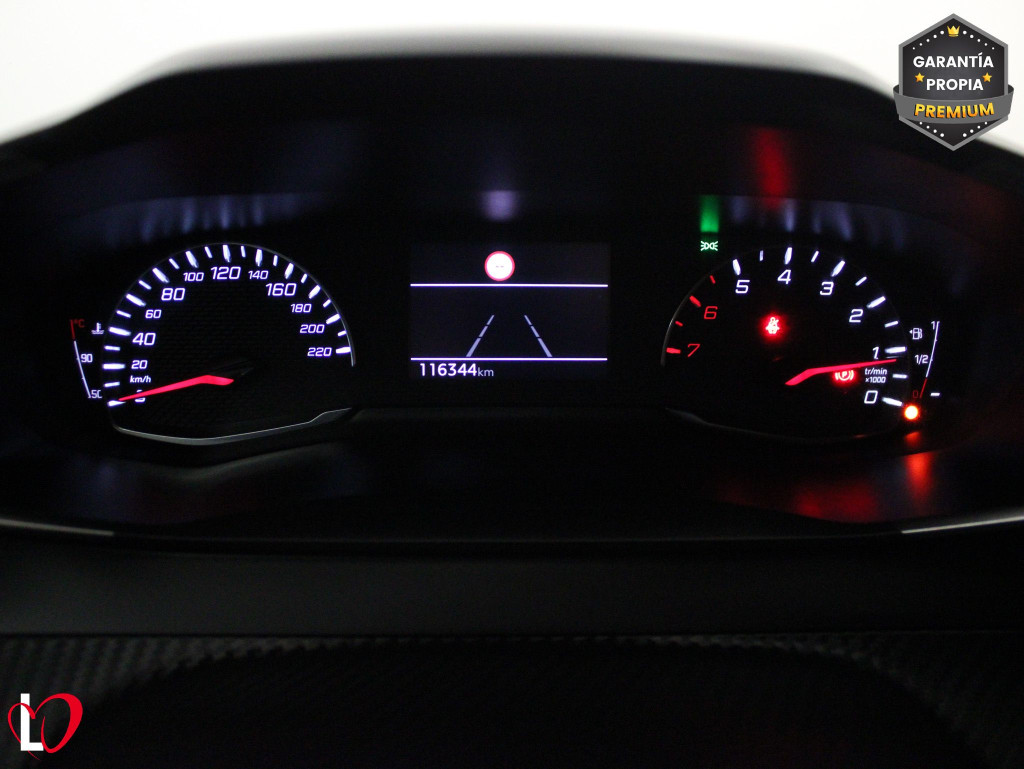 PEUGEOT N2008 ALLURE BlueHDi 110 S&S 6 VEL de segunda mano