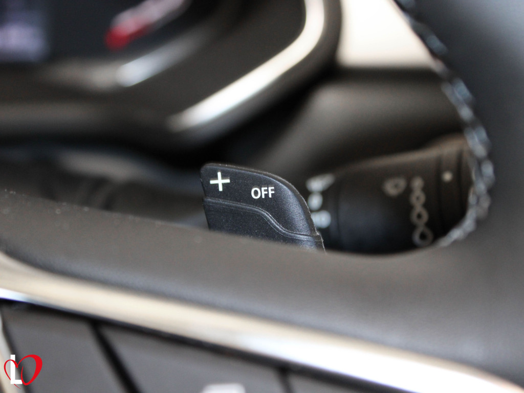 RENAULT CAPTUR TCE AUTO MicroHibrido INTENS 140 de segunda mano