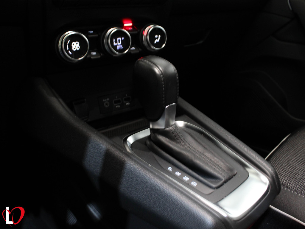 RENAULT CAPTUR TCE AUTO MicroHibrido INTENS 140 de segunda mano